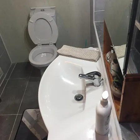 Tradtional One Bedroom