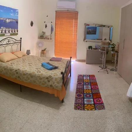 Tradtional One Bedroom Apartment