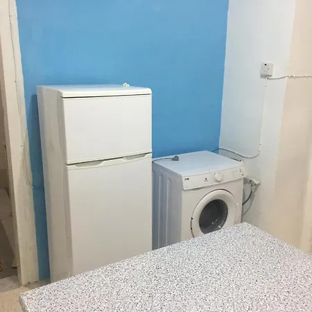 Apartment Tradtional One Bedroom *